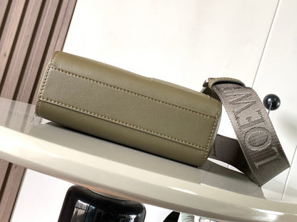 LO Messenger Bag