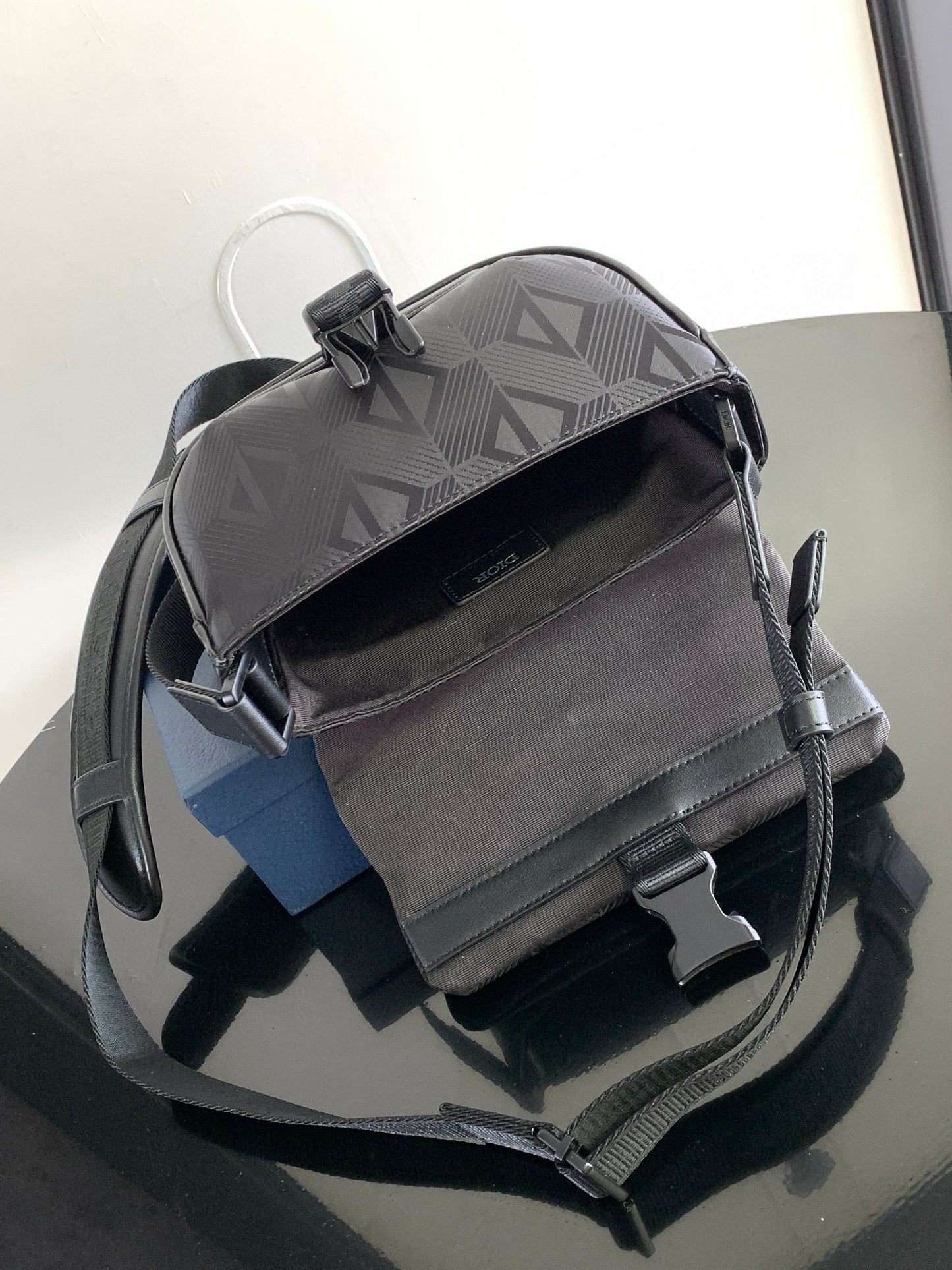 CD Diamond Explorer Messenger Bag