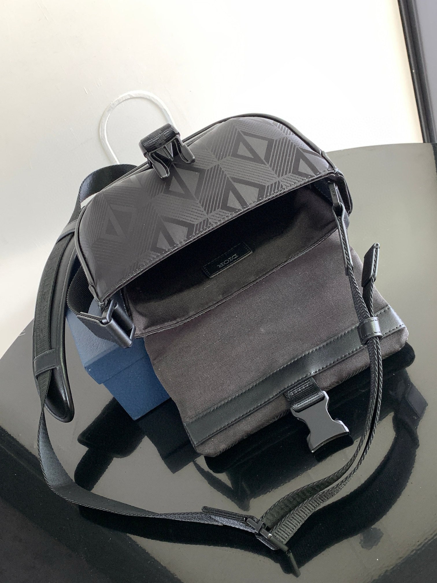 CD Diamond Explorer Messenger Bag
