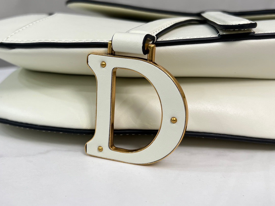 DIO Saddle Bag (25.5cm)