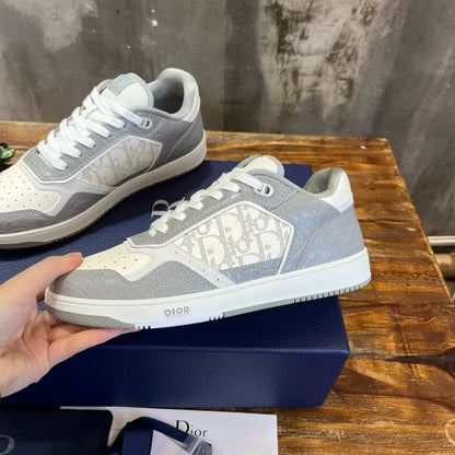 DIO Sneakers