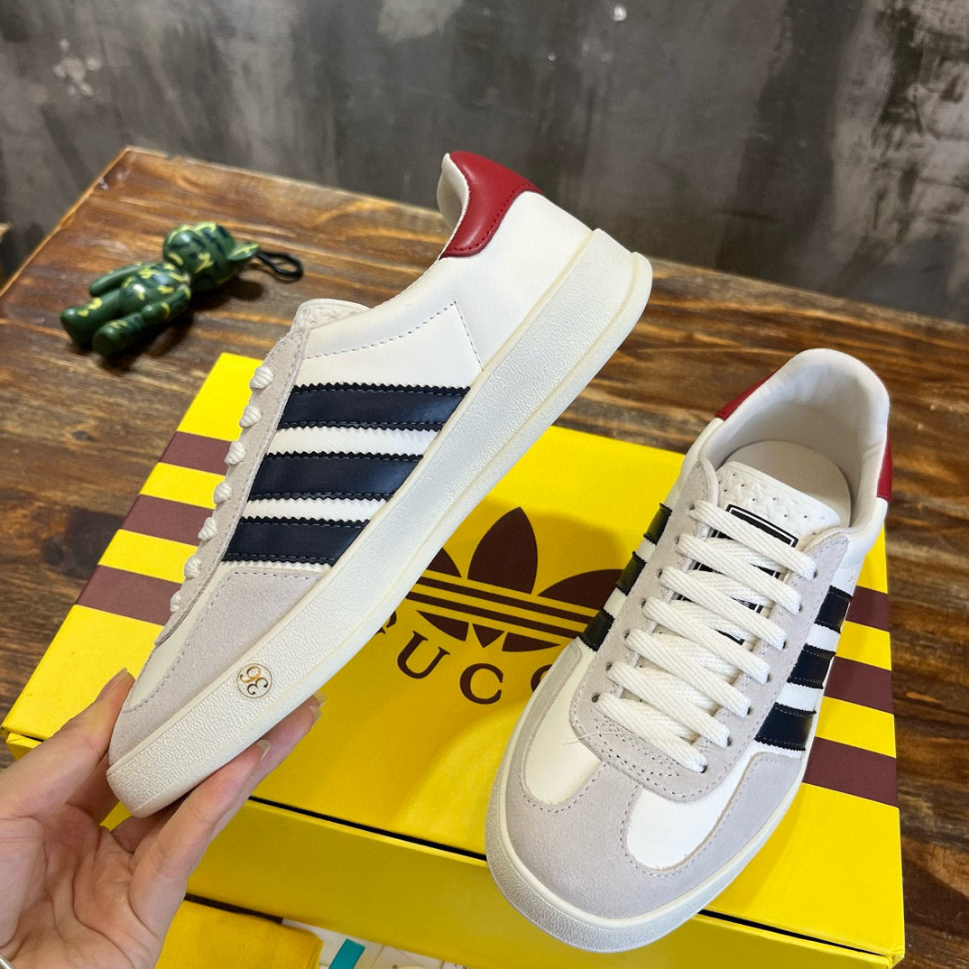 GUC Sneakers