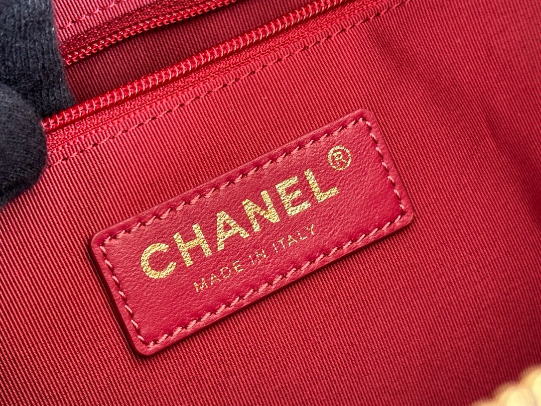 CHA 23B Hobo Bag
