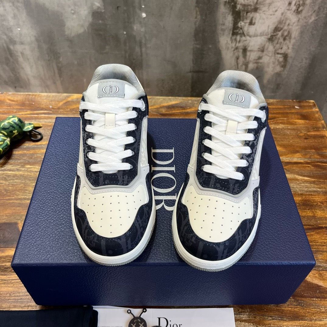 DIO Sneakers