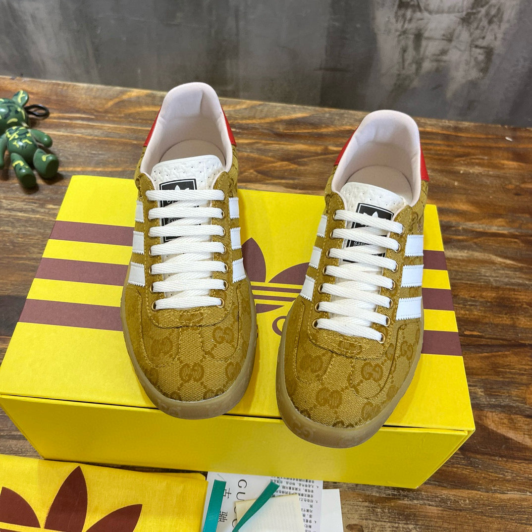 GUC Sneakers