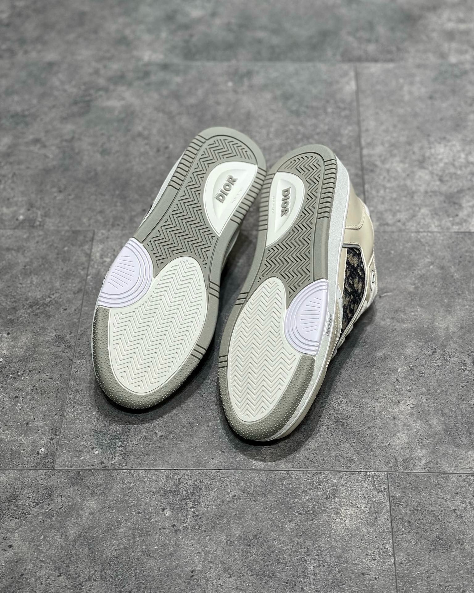 DIO Sneakers