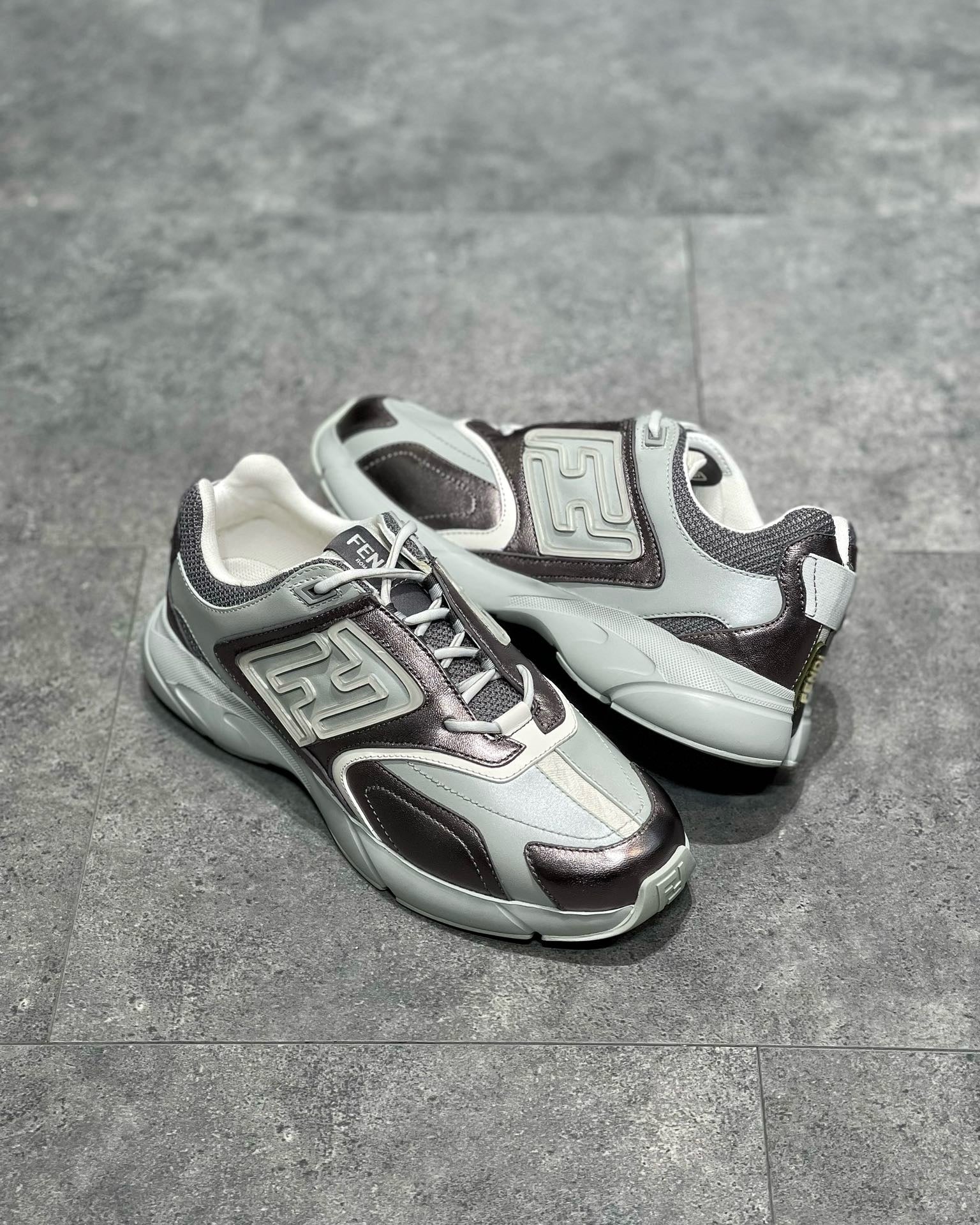FEN Sneakers