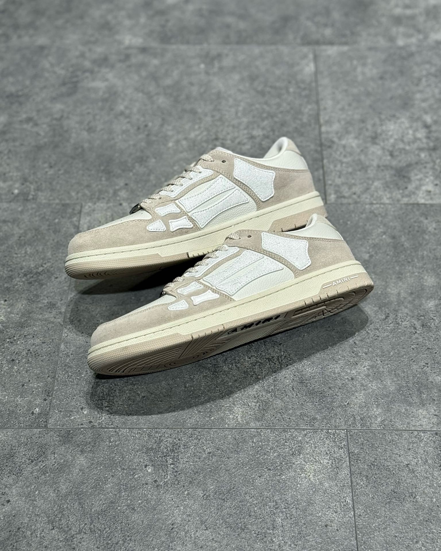 AMR Sneakers