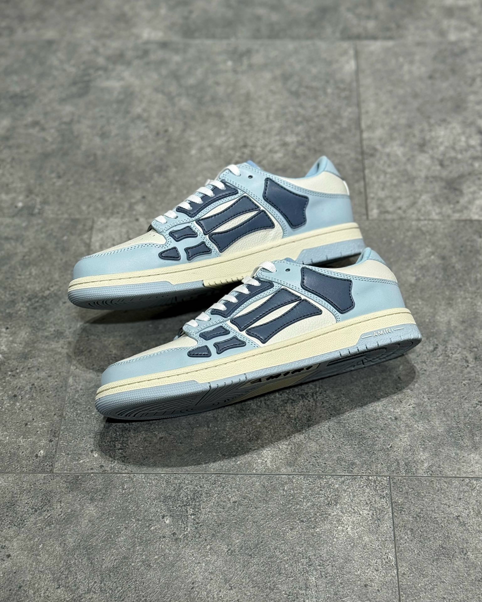 AMR Sneakers