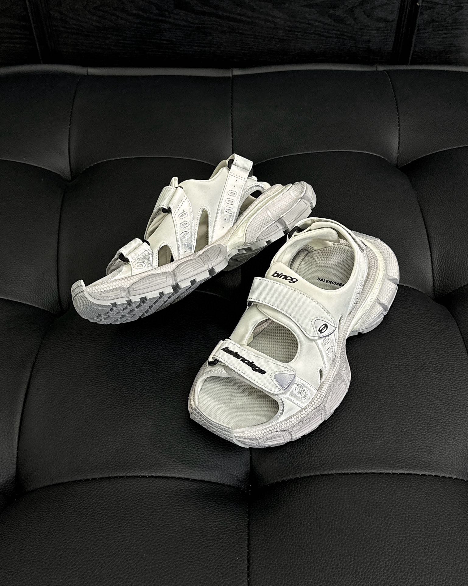 Sneakers & Shoes
