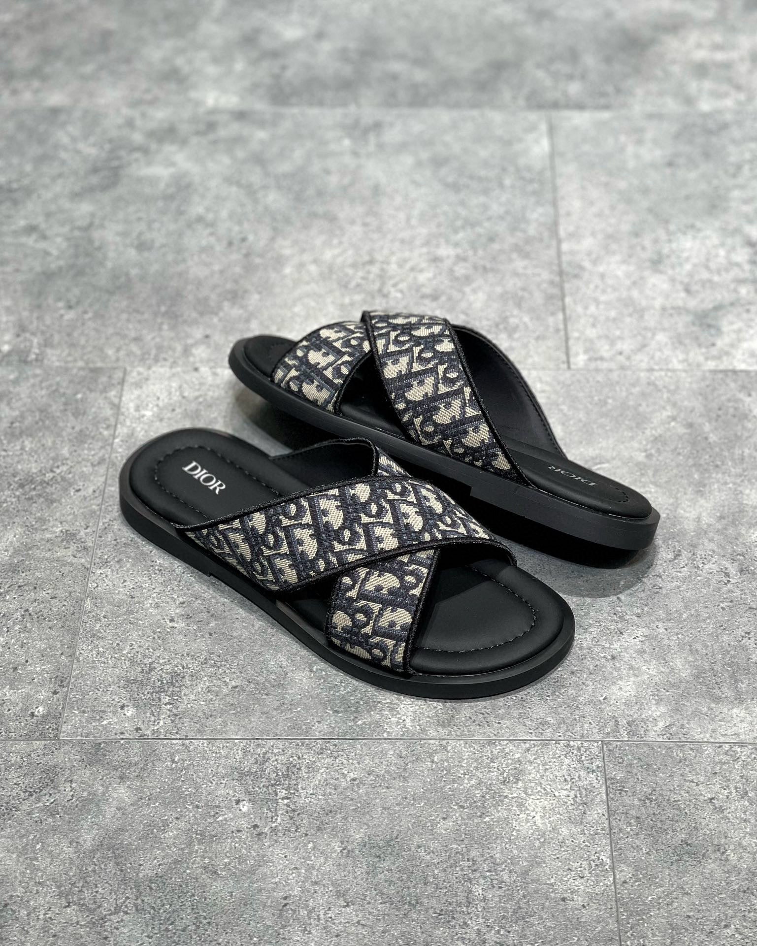 CD SANDALS