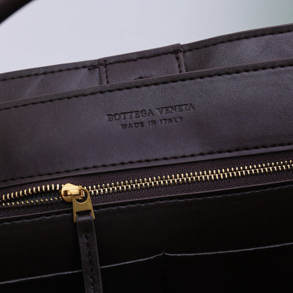 BV MEDIUM ANDIAMO 32 BROWN LAMBSKIN GOLD HARDWARE