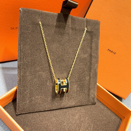 POP H NECKLACE BLACK PENDANT GOLD HARDWARE