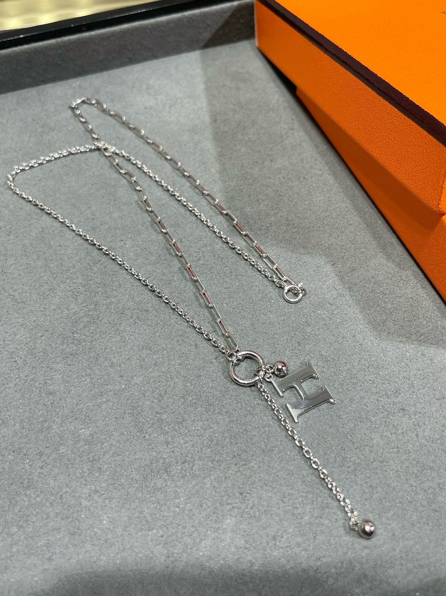 HM MANDARIN DUCK H NECKLACE