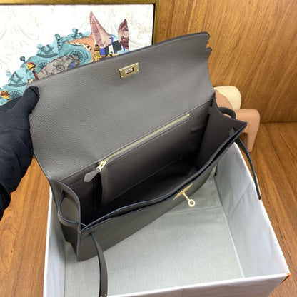 HERM Kelly Depeches 36 Briefcase in Etain Clemence Leather