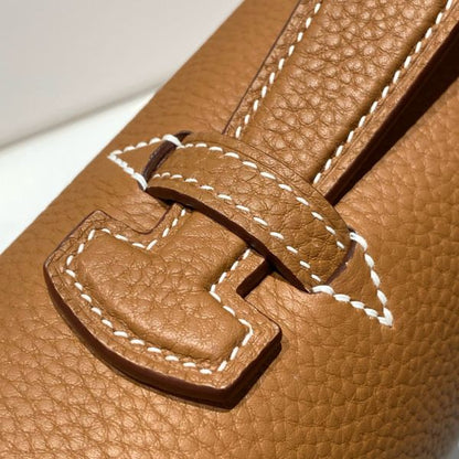 HERM Sac a Depeches 38 Briefcase in Gold Clemence Leather