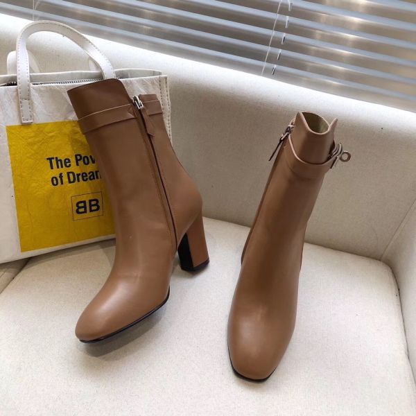 HERM Camel Joueuse Ankle Boots