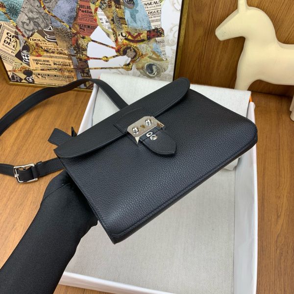 HERM Sac a Depeches 21 Bag in Black Clemence Leather