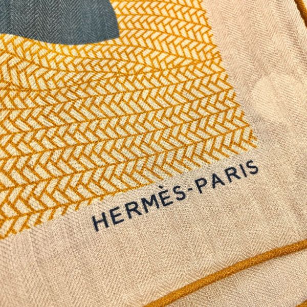 HERM Blue Mon Premier Galop Shawl 140