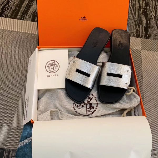HERM View Sandals In Silver Epsom Leather
