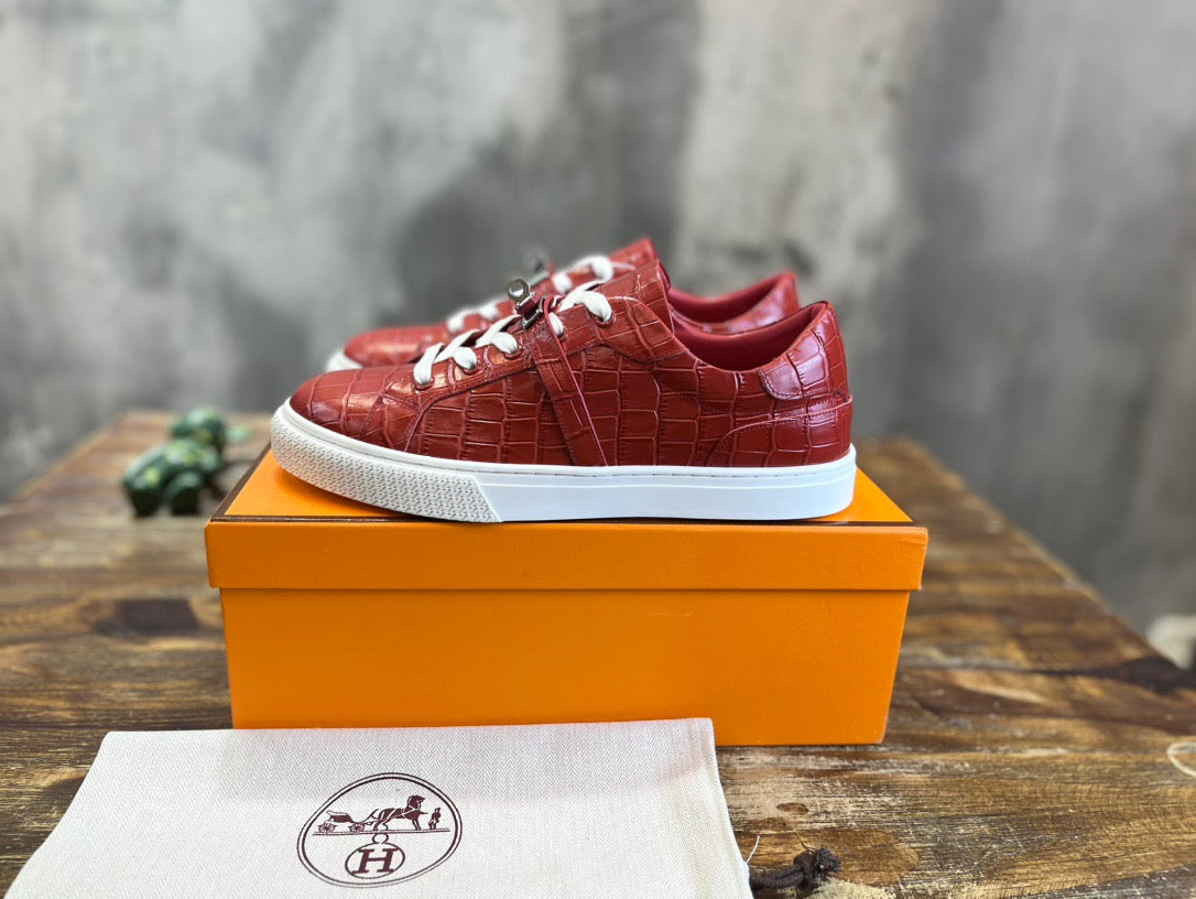 HERM Sneakers