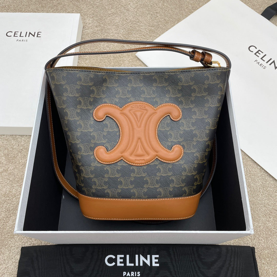 CEL Triomphe Bucket