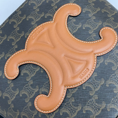 CEL Triomphe Bucket