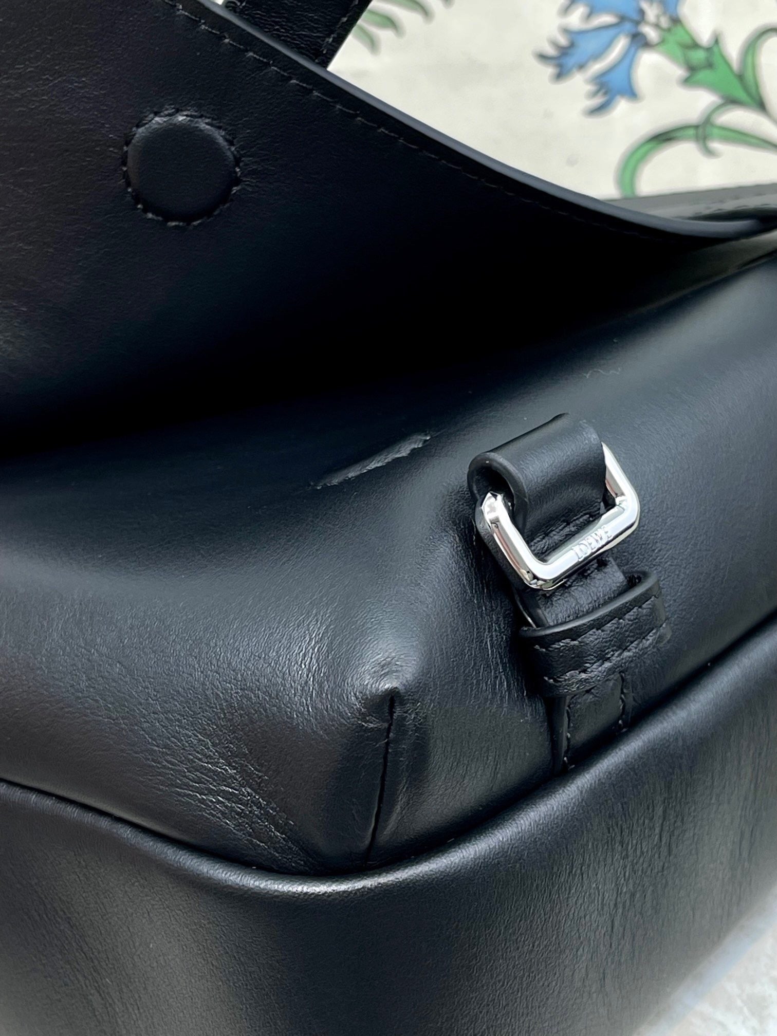 LO Messenger Bag