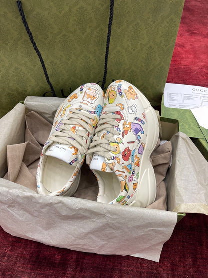 Sneakers & Shoes