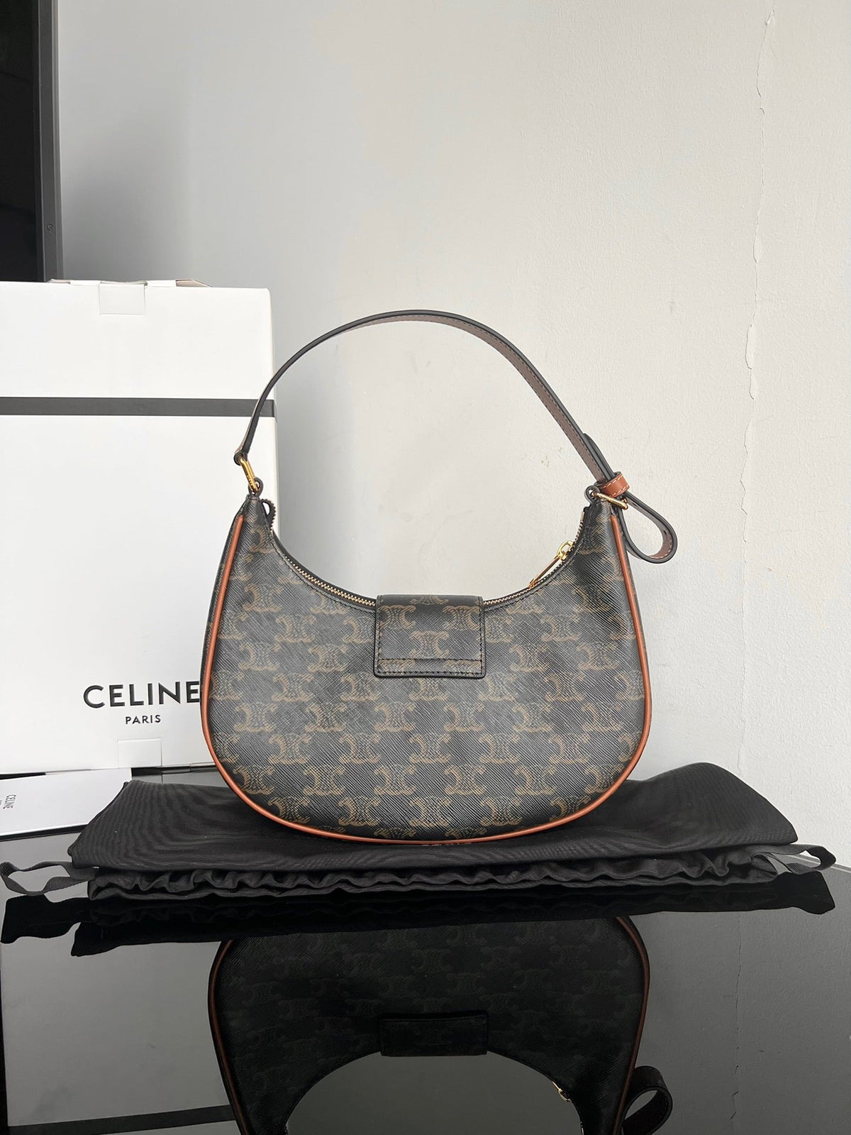 CEL Triomphe Hobo