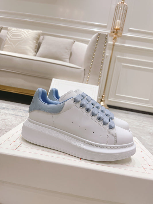 Sneakers & Shoes