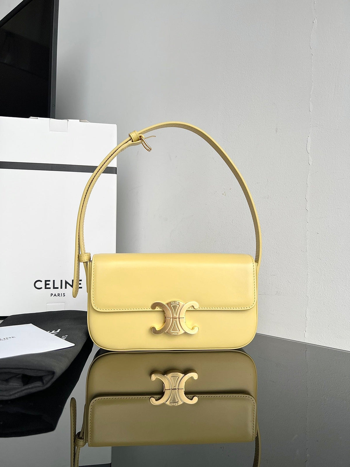 CEL Triomphe Hobo