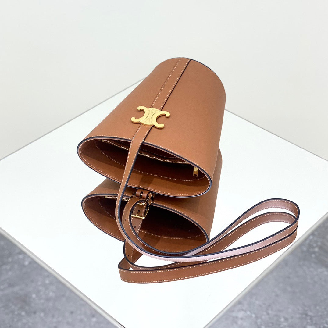 CEL Triomphe Bucket