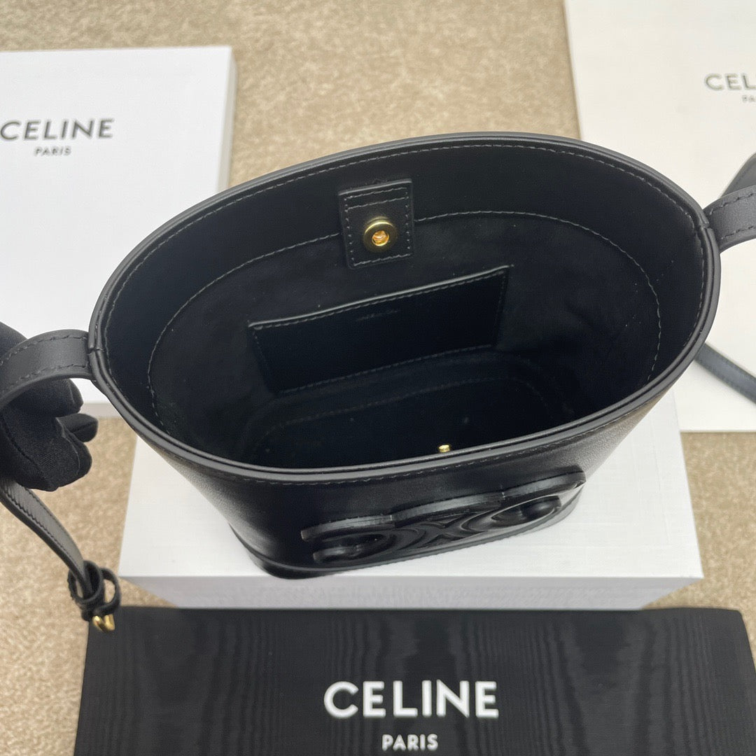 CEL Triomphe Bucket