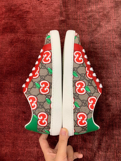 Sneakers & Shoes