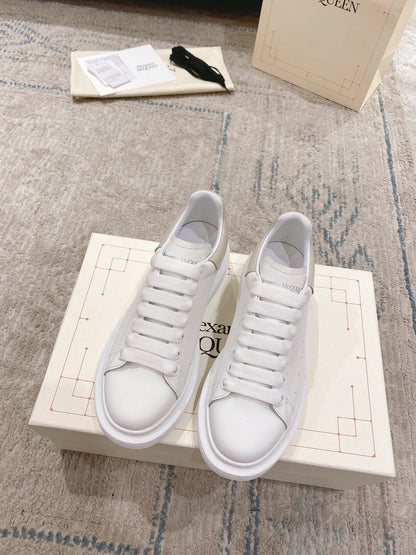 Sneakers & Shoes