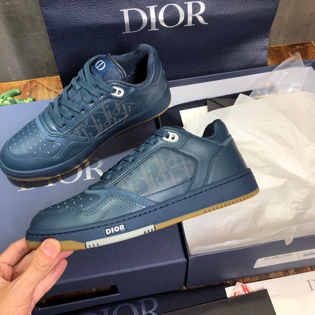 DIO Sneakers
