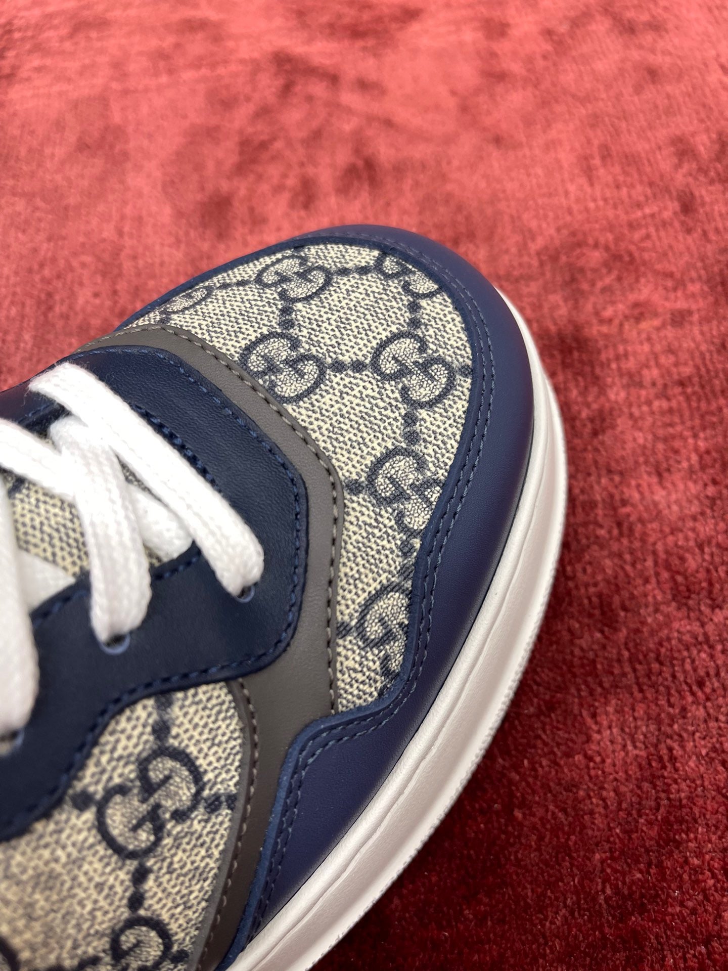 Sneakers & Shoes