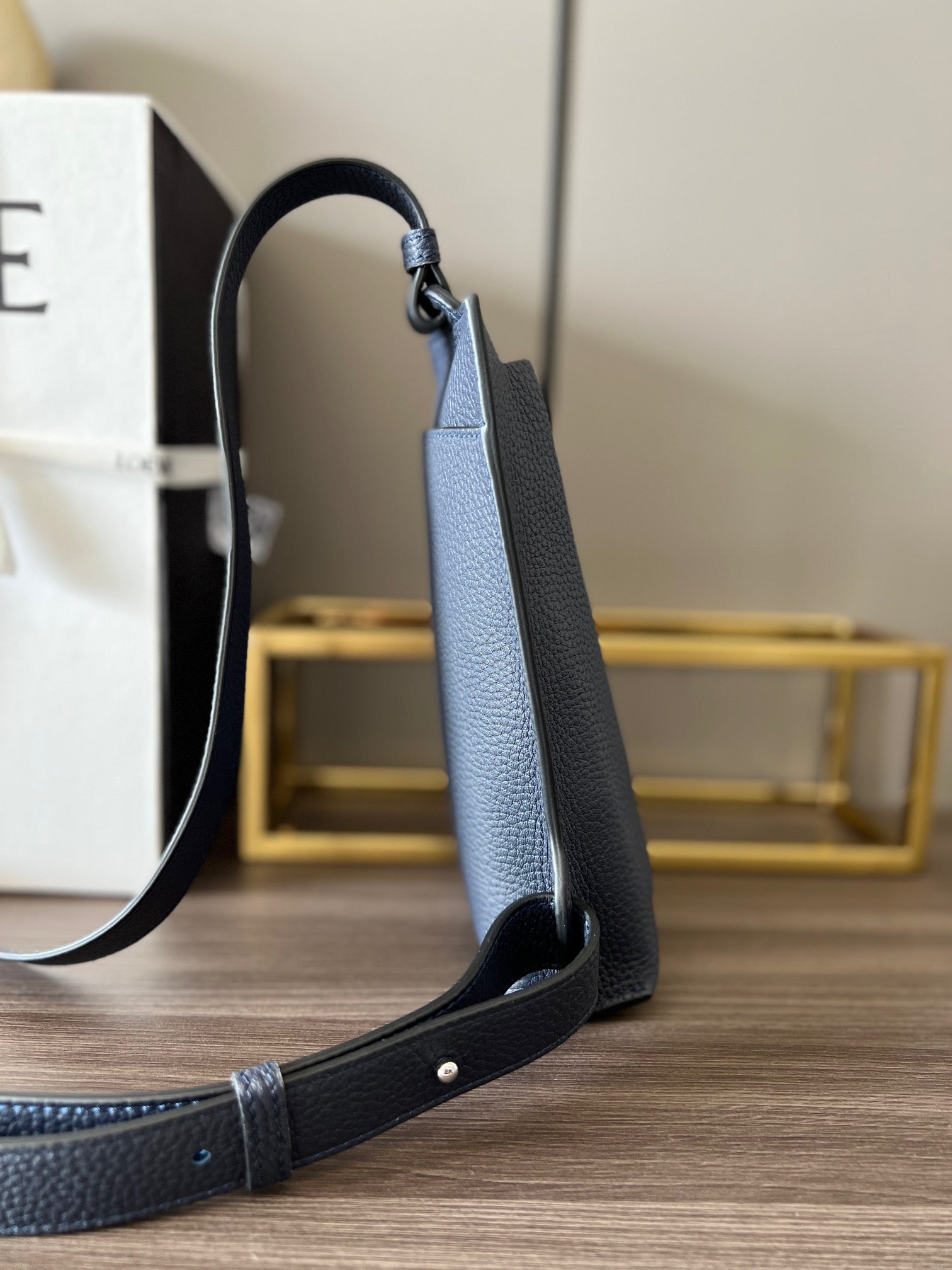 LO Sling Bag