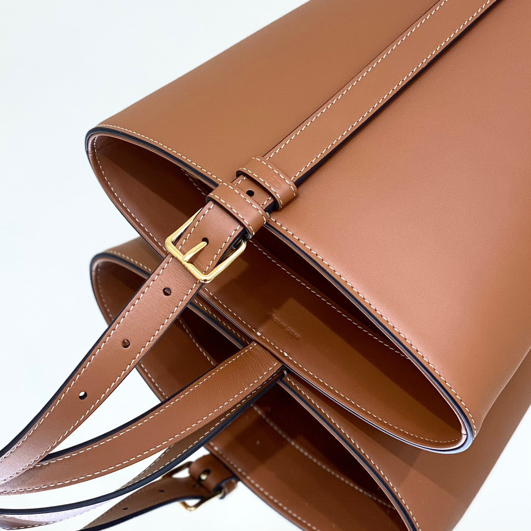 CEL Triomphe Bucket