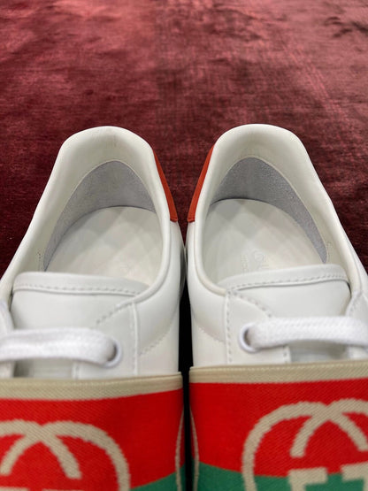 Sneakers & Shoes