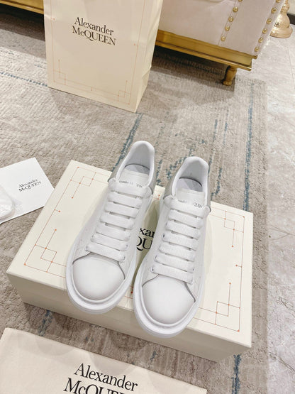 Sneakers & Shoes