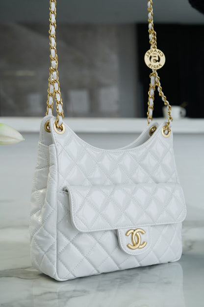 CHA 23C Hobo Bag