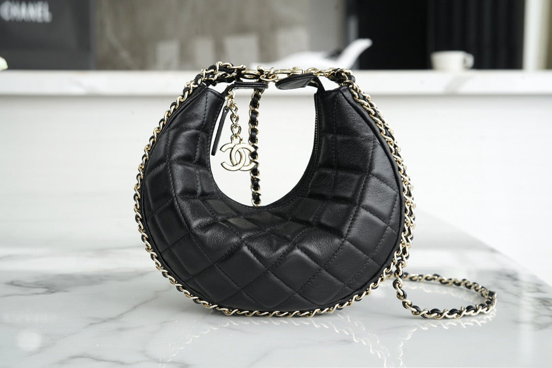 CHA 23p Hobo Bag