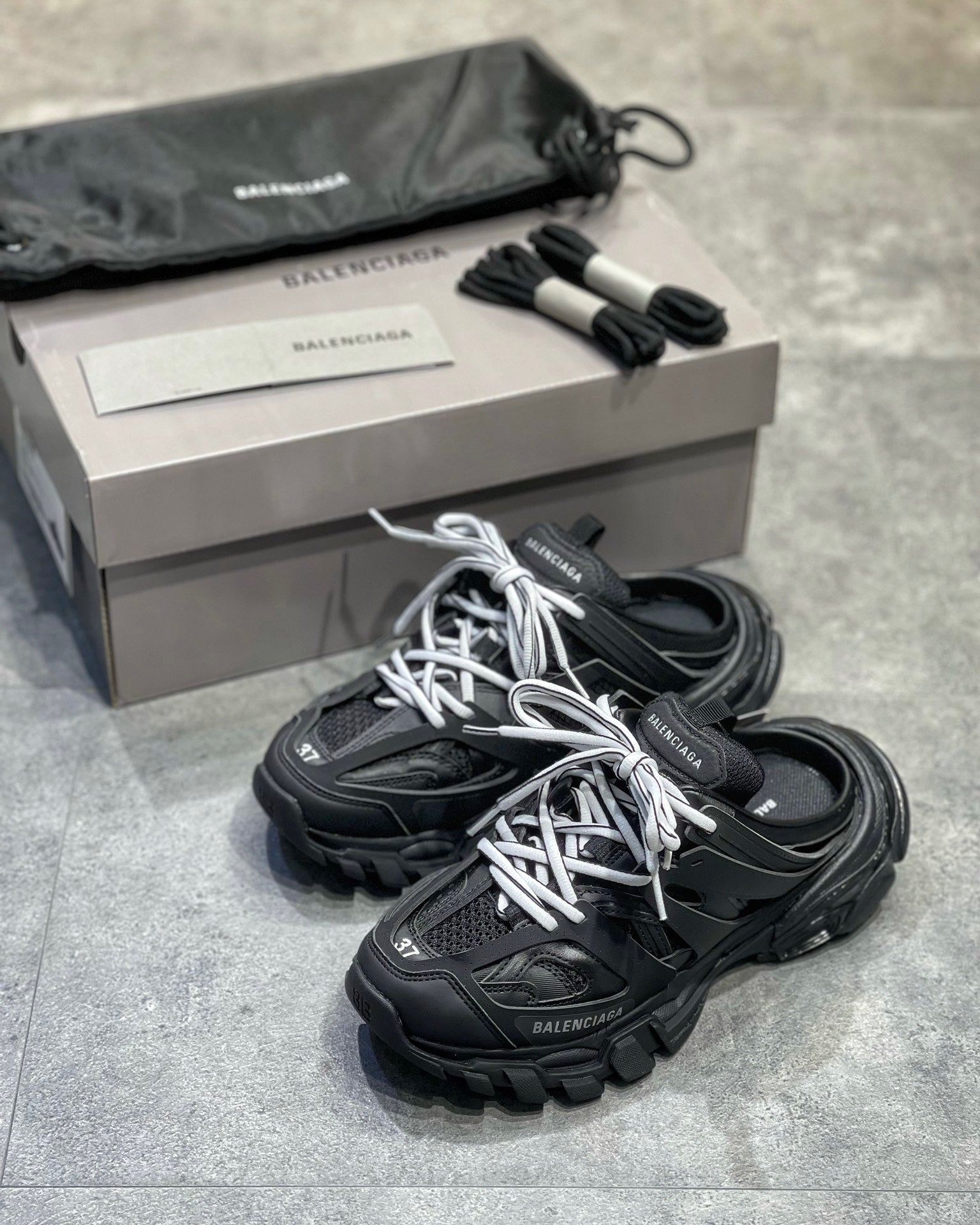 BLCG Sneakers