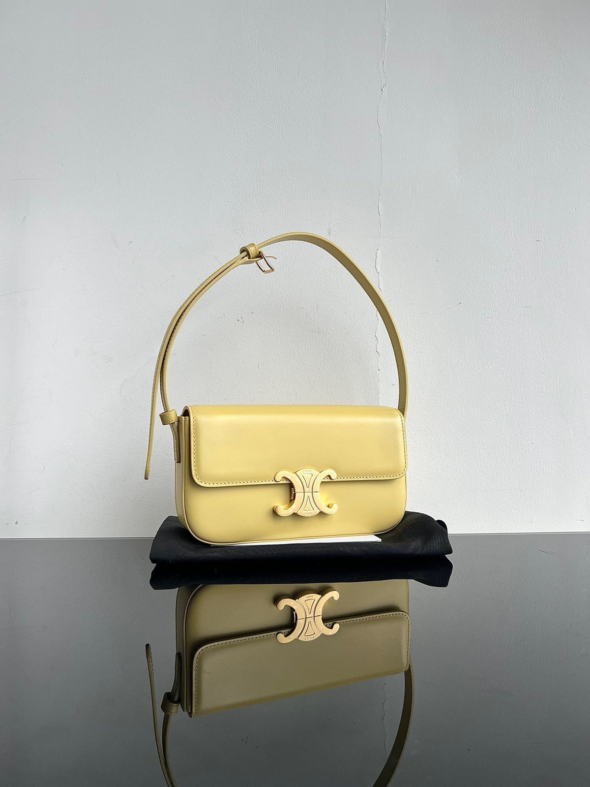 CEL Triomphe Hobo