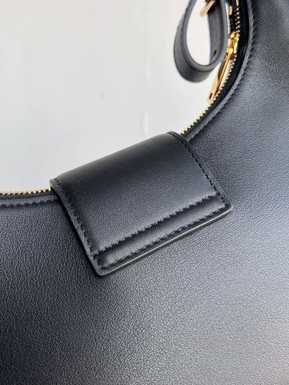 CEL Triomphe Hobo