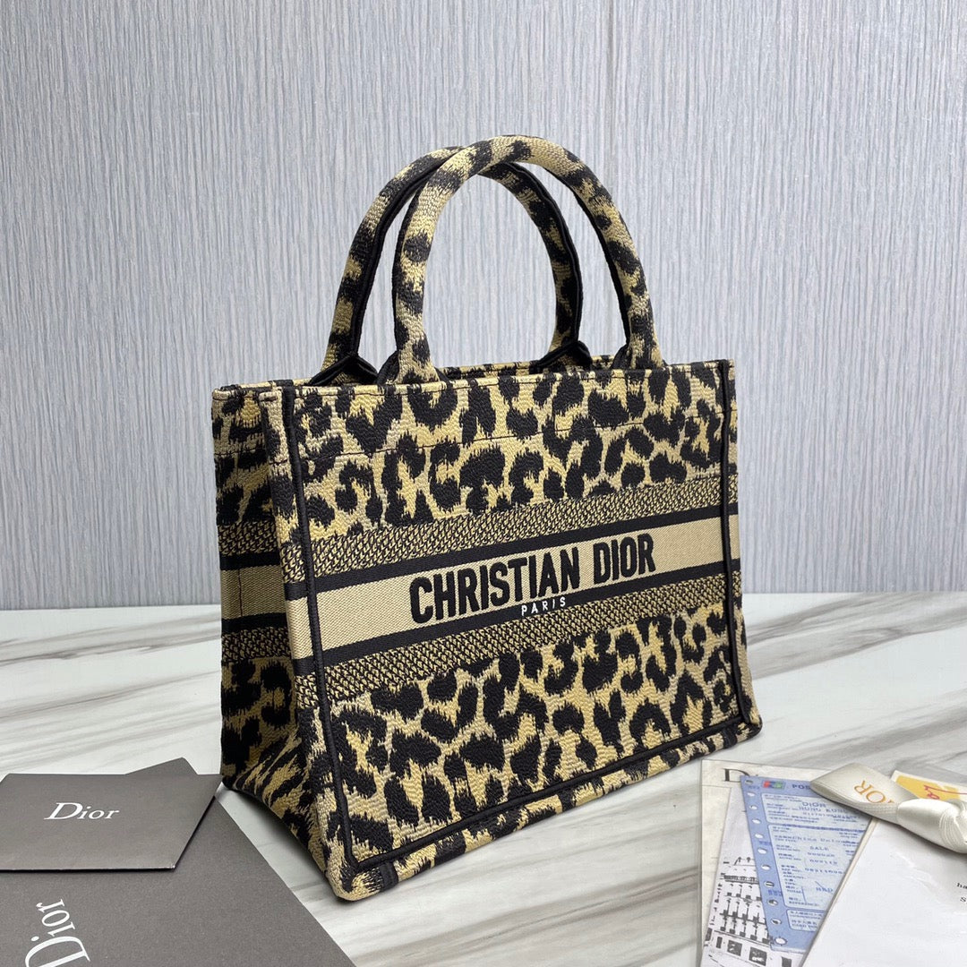 DIO BookTote