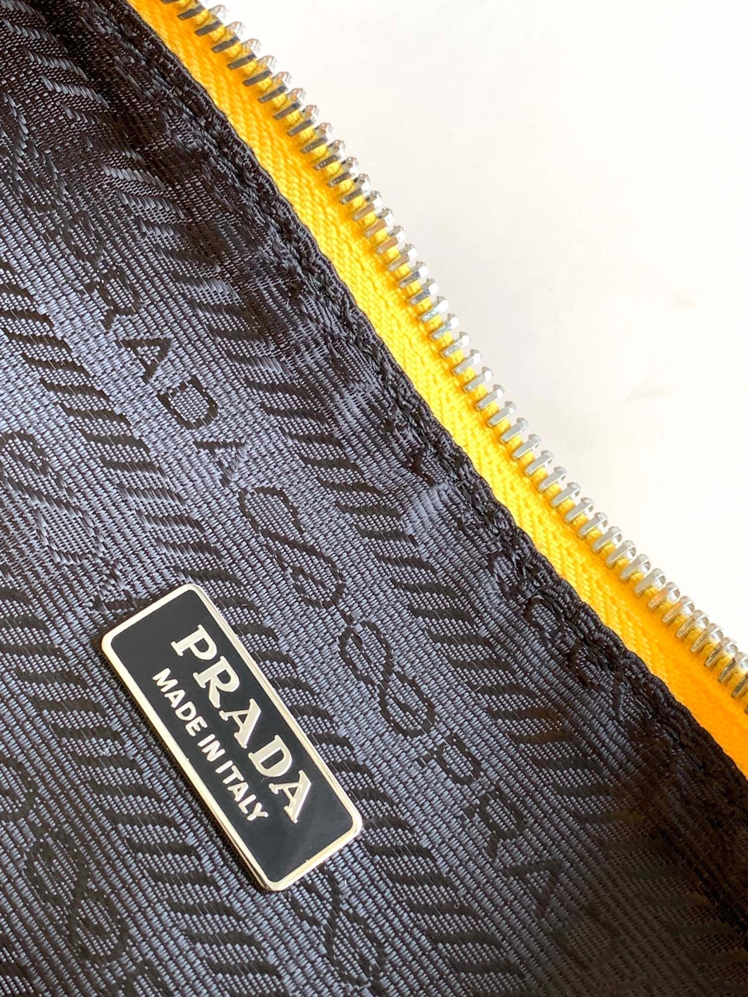 PRA Cross Body Bag