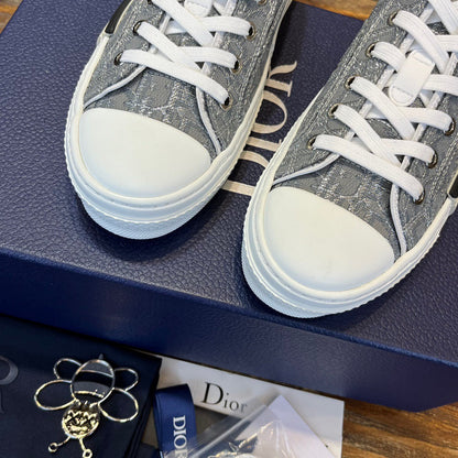 DIO Sneakers